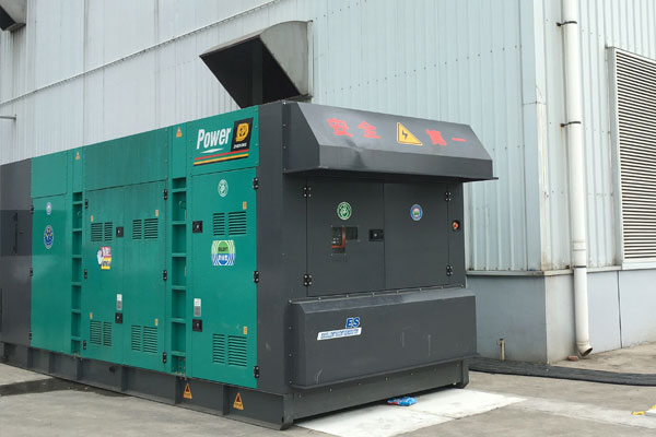 青羊燃油滤清器的更换流程是怎样的？