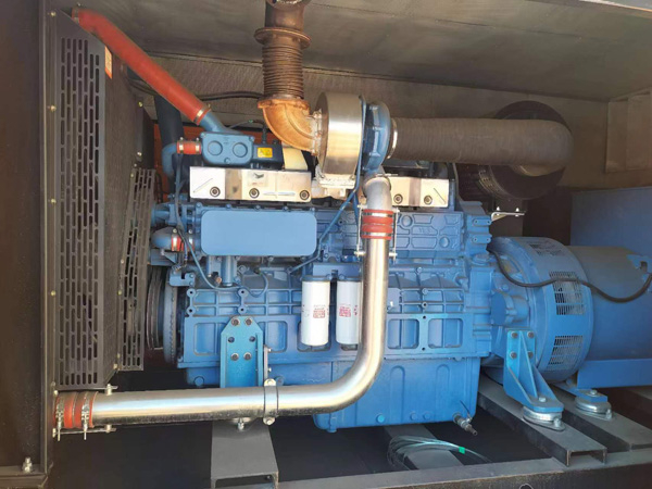 青羊柴油发电机组一般有几种电压输出？