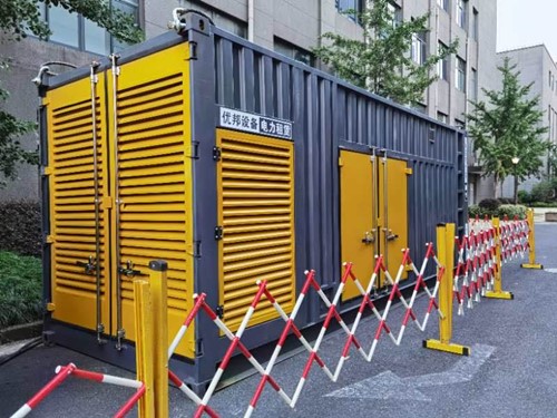 青羊如何使用转速表检查发动机的转速？