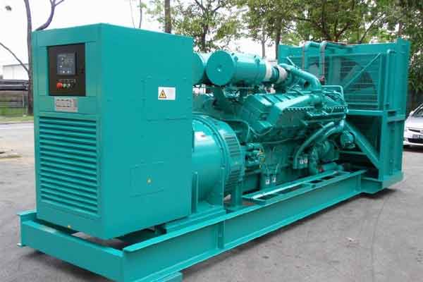 青羊柴油发电机组电压不稳定怎样维修？