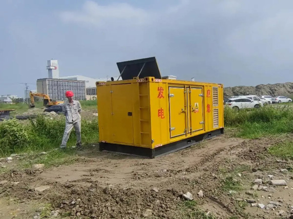 青羊200KW柴油发电机机组每小时的油耗量受哪些因素影响？