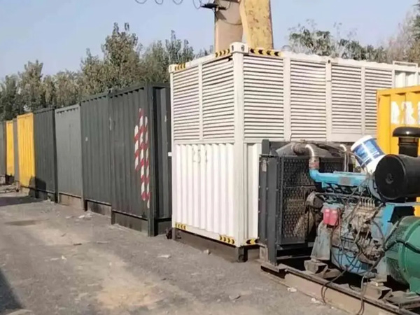 青羊200KW柴油发电机机组每小时油耗是多少？